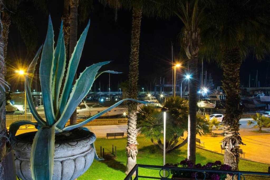 リポスト Casa Delle Zammare Fronte Mare Centro Storicoヴィラ エクステリア 写真
